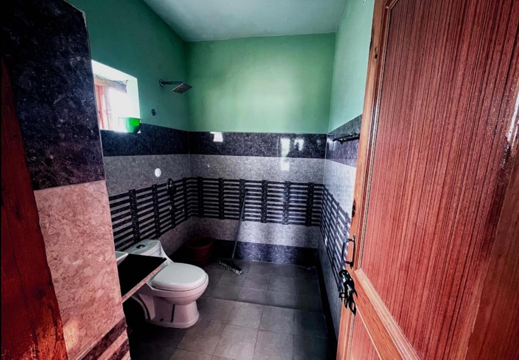 Tih Hotel Jorchung Leh Bagian luar foto