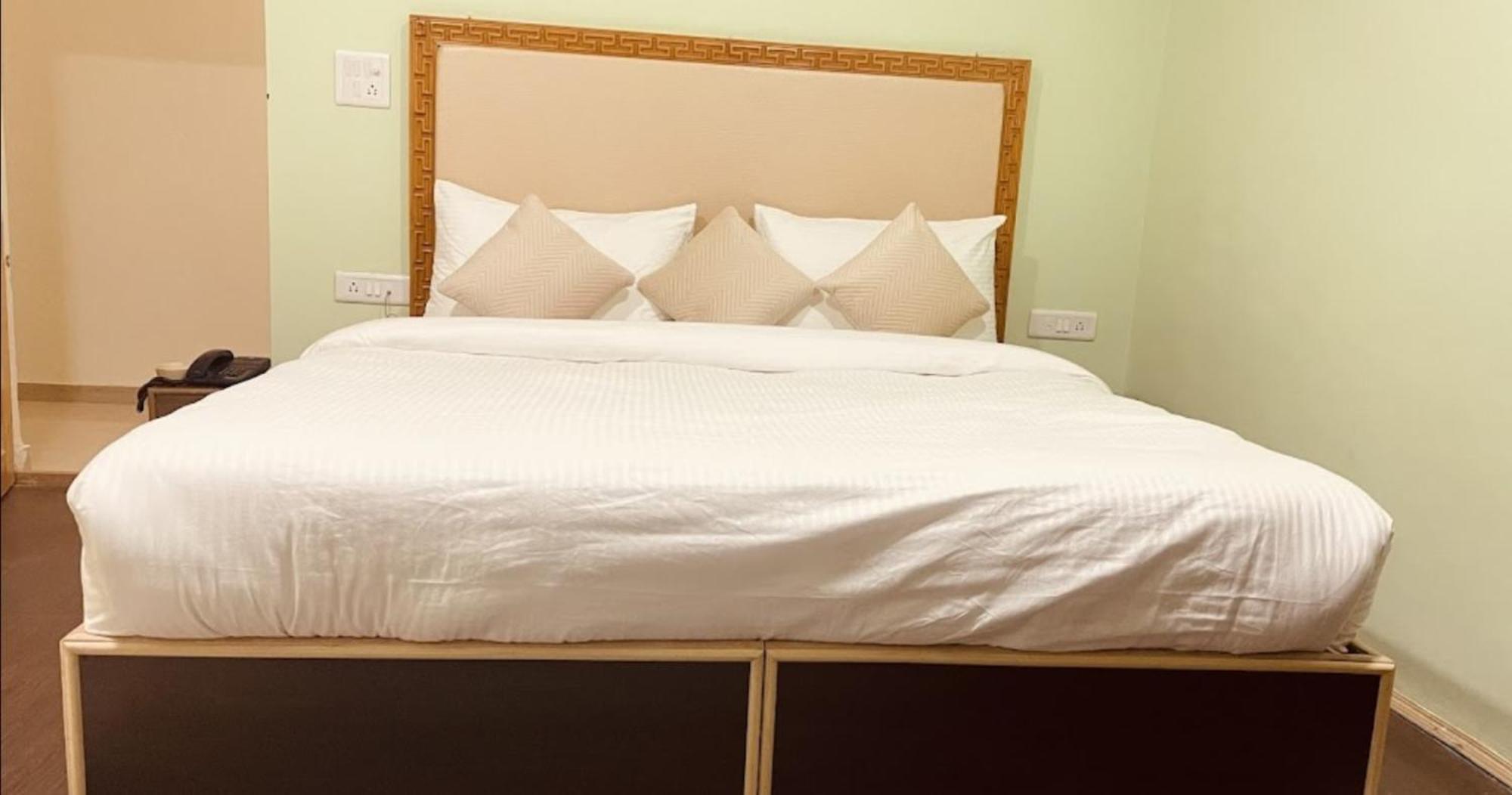 Tih Hotel Jorchung Leh Bagian luar foto