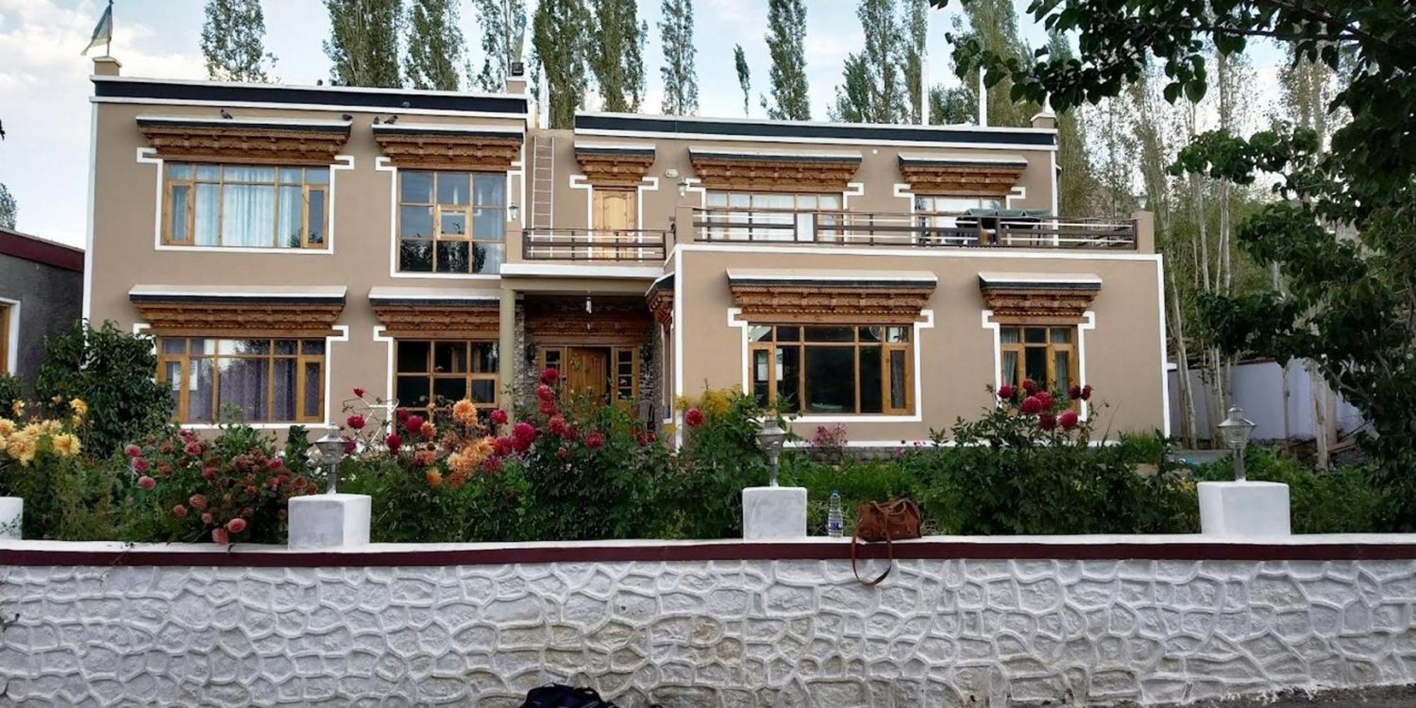 Tih Hotel Jorchung Leh Bagian luar foto