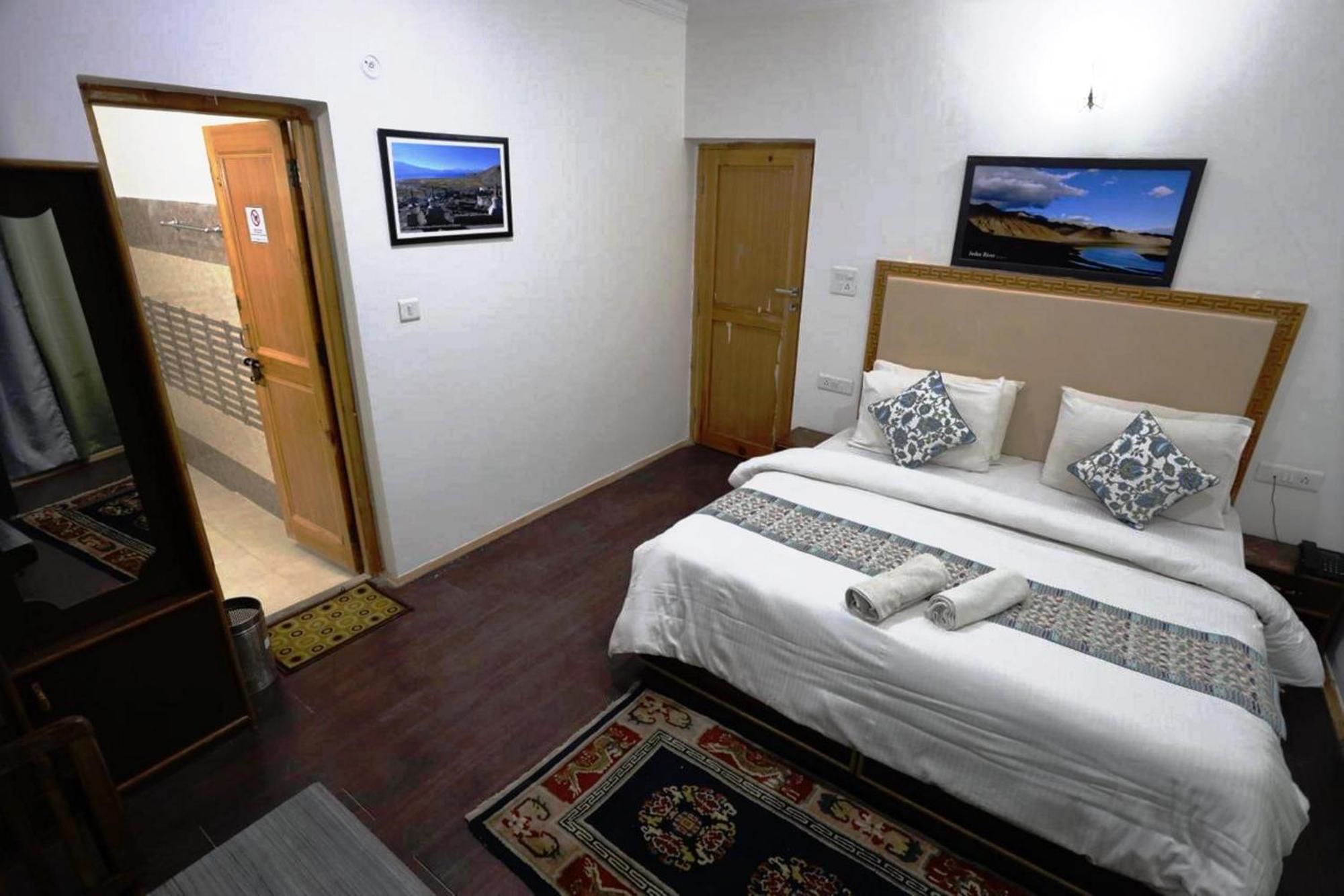 Tih Hotel Jorchung Leh Bagian luar foto
