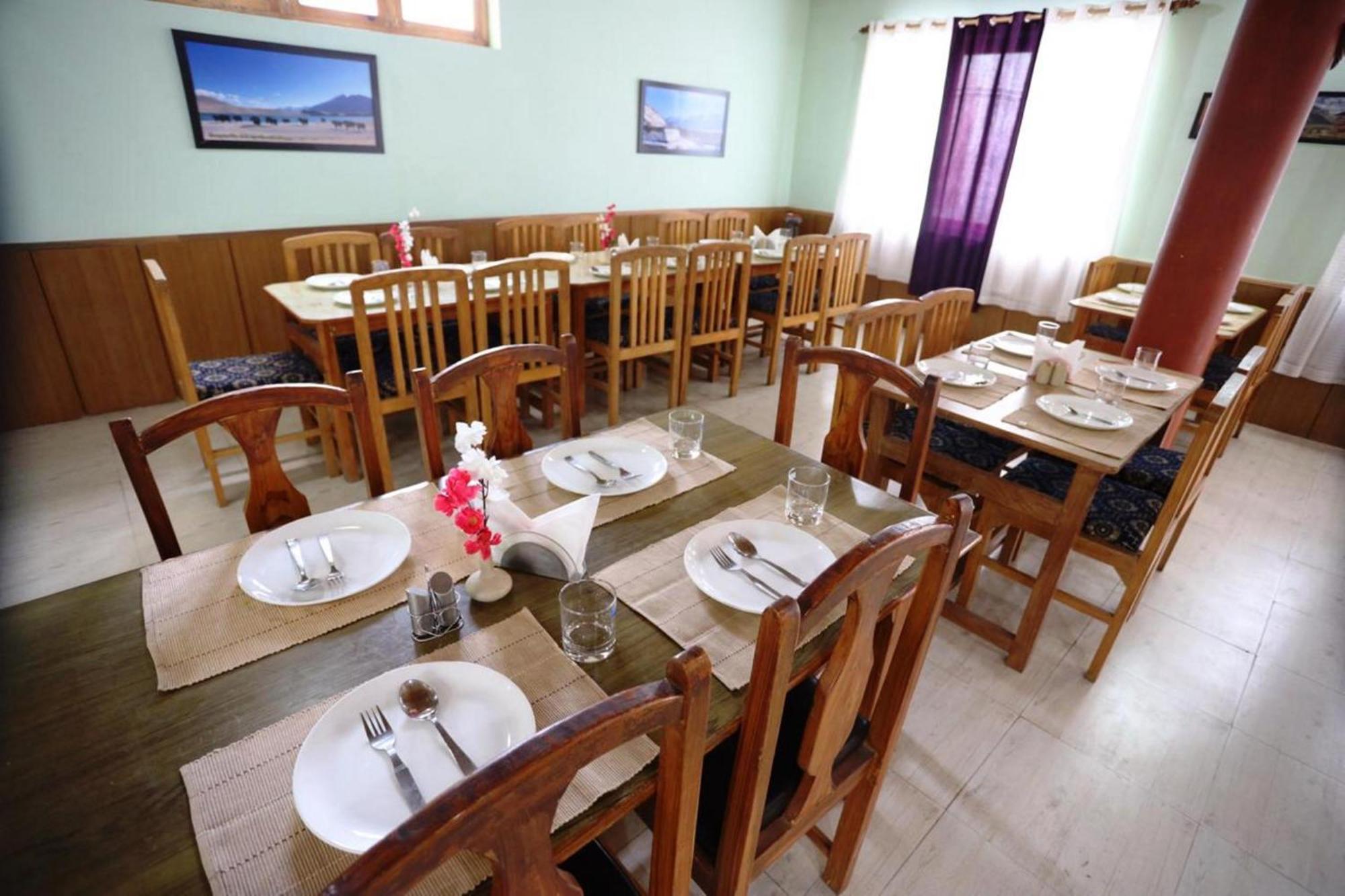 Tih Hotel Jorchung Leh Bagian luar foto