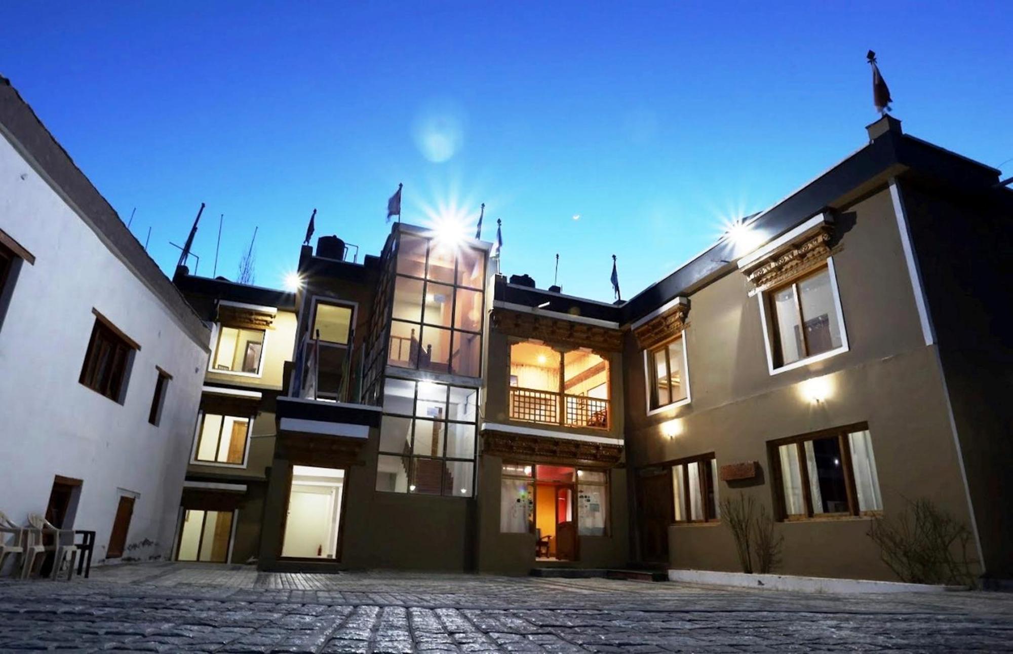 Tih Hotel Jorchung Leh Bagian luar foto